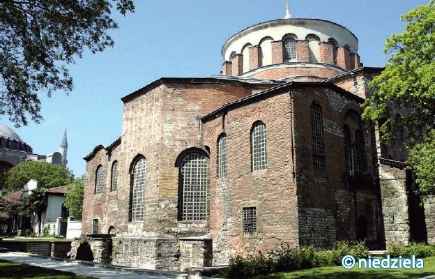 Kościół Hagia Eirene pełni dziś funkcję sali wystaw artystycznych i koncertów
