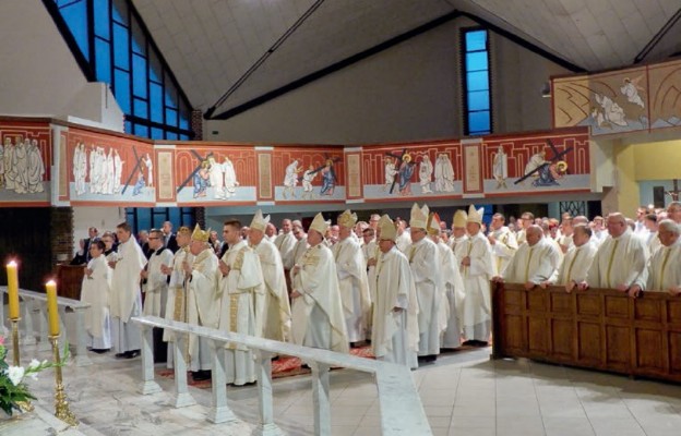 W jubileuszu bp. Cichego wzięli udział księża biskupi, duchowieństwo, siostry zakonne, rodzina Jubilata, przyjaciele i wierni