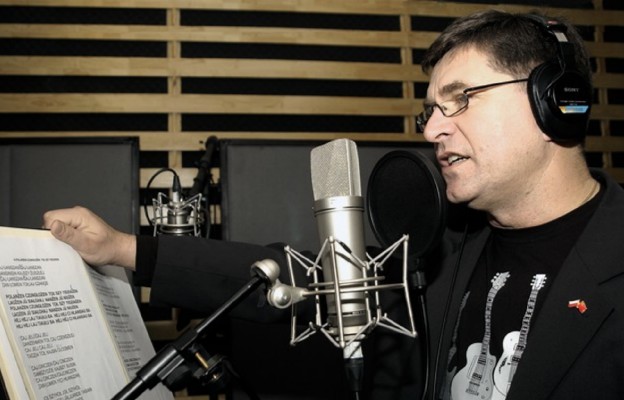 Sławomir
Świerzyński
podczas
nagrania w studiu
w Harbinie, Chiny
