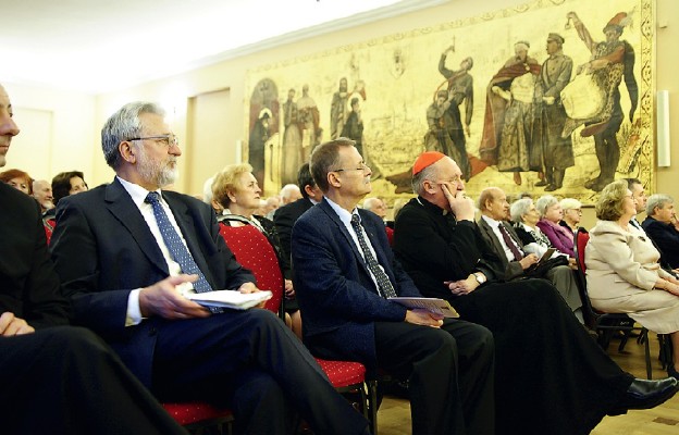 Kard. August Hlond powołał w 1930 r. Akcję Katolicką w Polsce.
Z okazji 70. rocznicy jego śmierci Akcja Katolicka Archidiecezji Warszawskiej
zorganizowała sympozjum pt. „August kardynał Hlond
wielki poprzednik Prymasa Tysiąclecia i św. Jana Pawła”