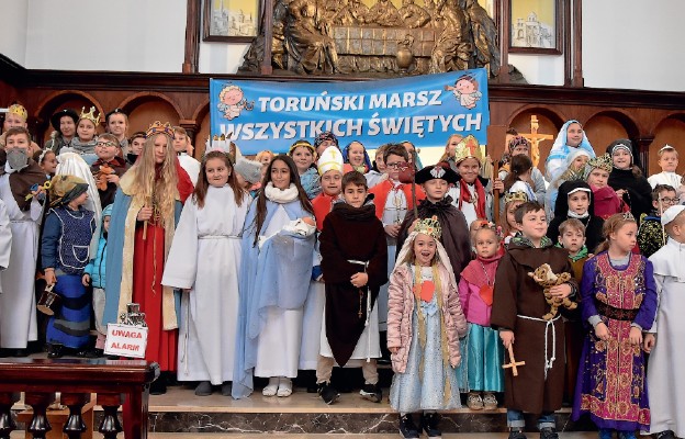 Mali święci w kościele pw. Najświętszego Ciała i Krwi Chrystusa