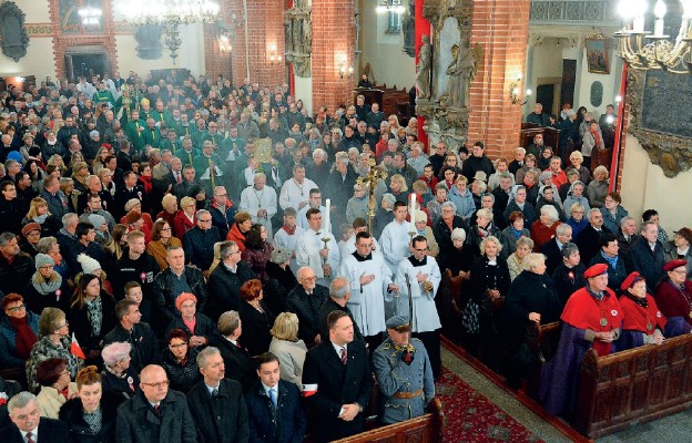 W katedrze modlitwie w intencji Ojczyzny przewodniczył biskup legnicki