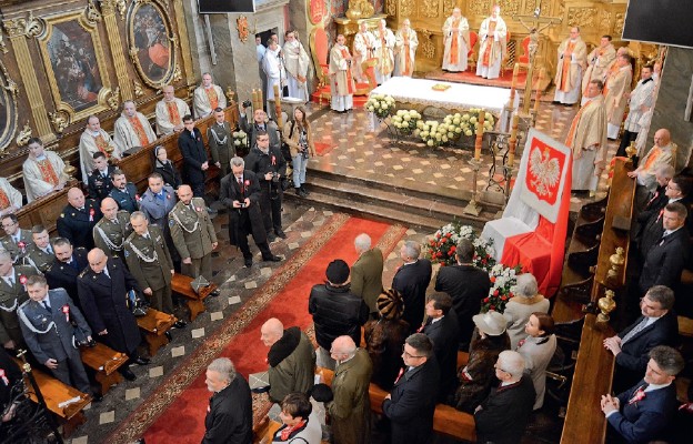 Uroczysta Eucharystia pod przewodnictwem bp. Jana Piotrowskiego