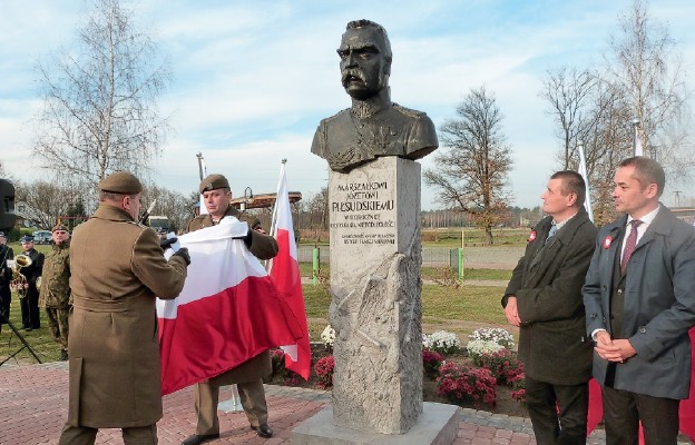 Odsłonięcie pomnika Józefa Piłsudskiego