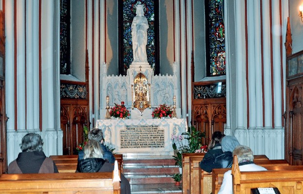 Adoracja w kościele Ojców Kapucynów w Lublinie