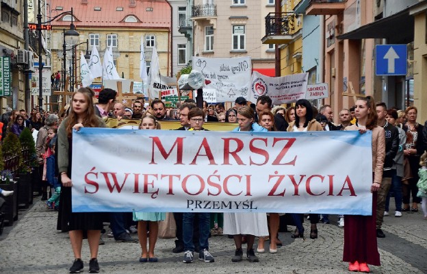 W przemyskim marszu za życiem szło blisko 2 tys. osób