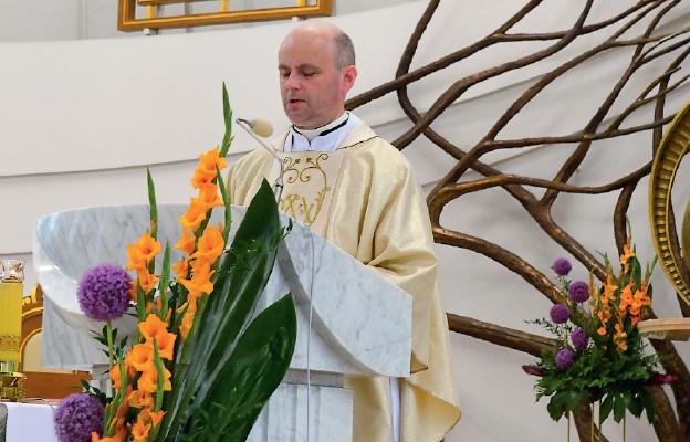 Kustosz sanktuarium, ks. dr Zbigniew Bielas apelował, aby pielgrzymi
czynili dzieła miłosierdzia w życiu codziennym