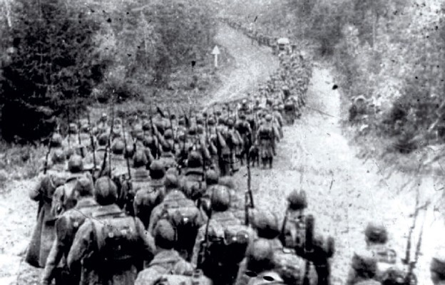 Kolumny
piechoty sowieckiej
wkraczające do Polski
17 września 1939 r