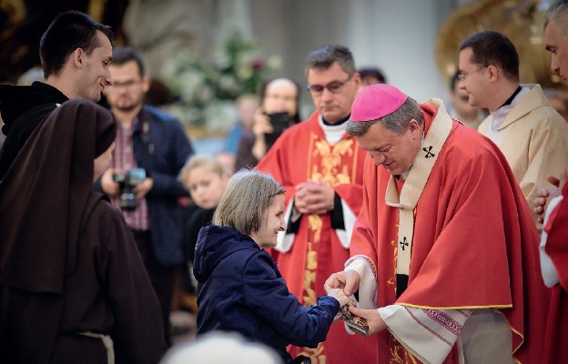 Dotknąć Boga palcami