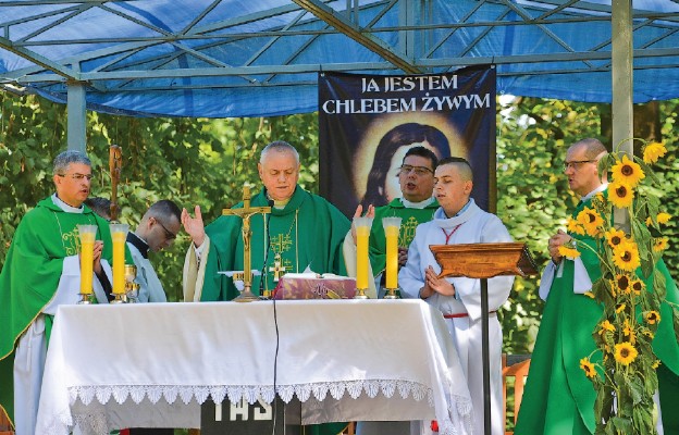 Mszy św. w intencji Kresowian przewodniczył bp Zbigniew Kiernikowski