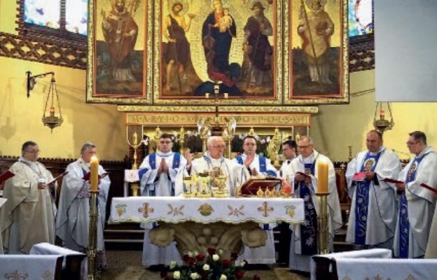Msza św. z okazji rocznicy koronacji obrazu Matki Bożej Zwycięskiej Królowej Polski