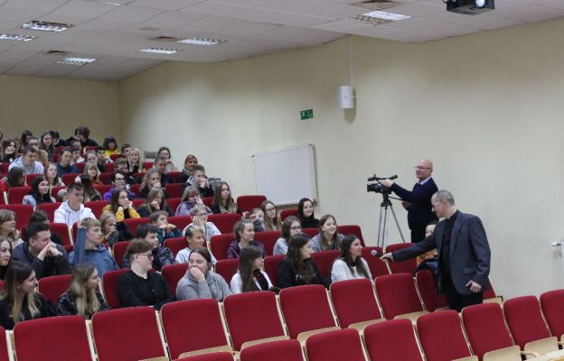 Udział w konferencji wzięło ok. 100 uczniów szkół podstawowych i średnich 