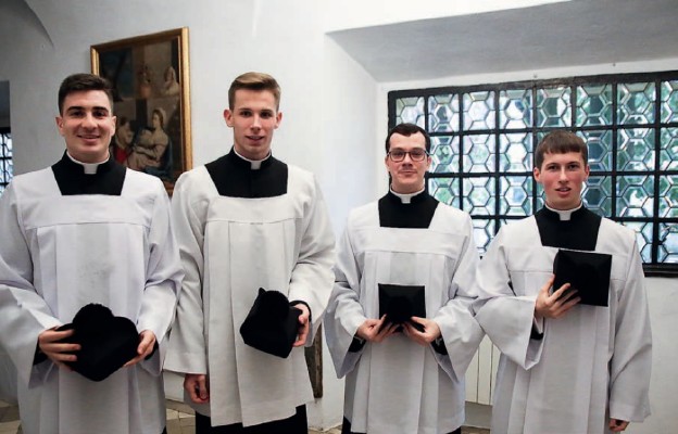 Strój duchowny przyjęli: Dawid Łyko, Mateusz Wermiński, Dawid Wieczorek, Piotr Żurawski