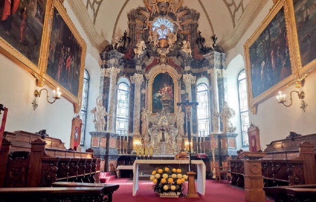 Odnowiony ołtarz główny w zamojskiej katedrze