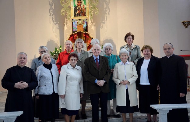 Członkowie AM w parafii Matki Bożej Królowej Polski