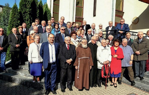 Członkowie Stowarzyszenia Przyjaciół Ziemi Drohobyckiej