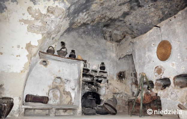 Tak w czasach Jezusa mogły wyglądać ubogie domostwa w Betlejem – na zdjęciu wnętrze zachowanego do dziś domu w wiosce taybeh