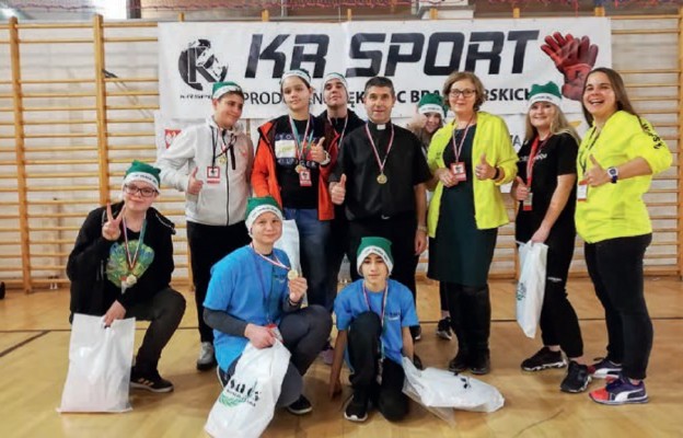 Podopieczni i wolontariusze oratorium biorą udział m.in. w zawodach sportowych