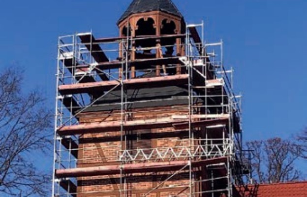 Odrestaurowana wieża