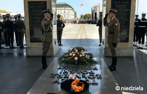 Z inicjatywy prezydenta Andrzeja Dudy Żołnierze Wyklęci zostali upamiętnieni na Grobie Nieznanego Żołnierza
