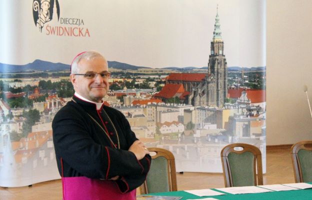 Bp Marek Mendyk w auli Świdnickiej Kurii Biskupiej