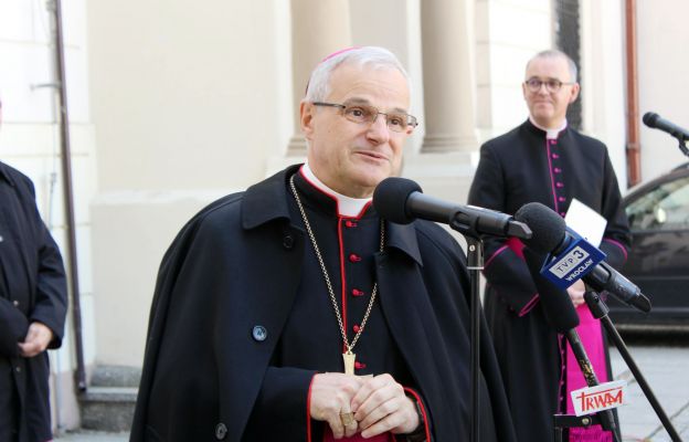 bp Marek Mendyk podczas konferencji prasowej w dniu kanonicznego objęcia diecezji świdnickiej.