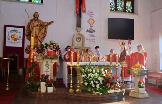 Msza św. odpustowa pod przewodnictwem bp. Marka Mendyka