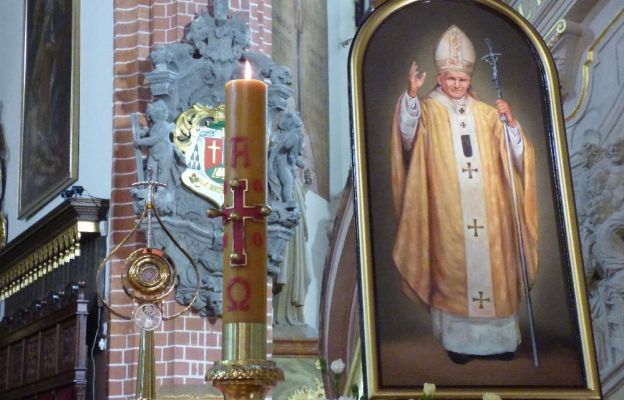 Modlitwie towarzyszyły relikwie św. Jana Pawła II