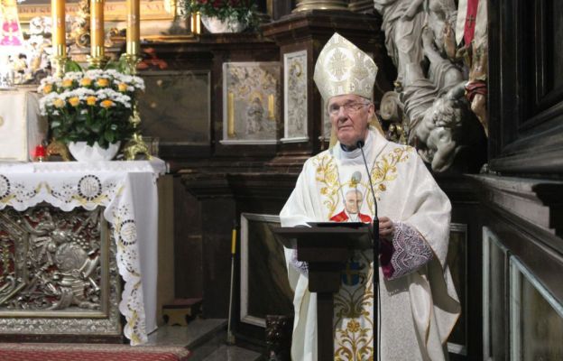 bp senior Ignacy Dec, przewodniczył Mszy dziękczynnej w 100. urodziny św. Jana Pawła II