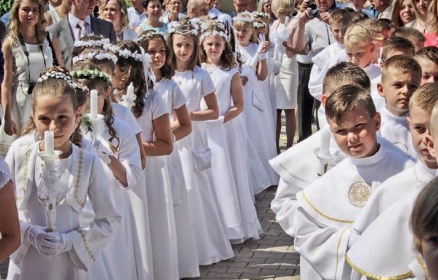 Tak dzieci komunijne w zeszłym roku przeżywały Pierwszą Komunię św.