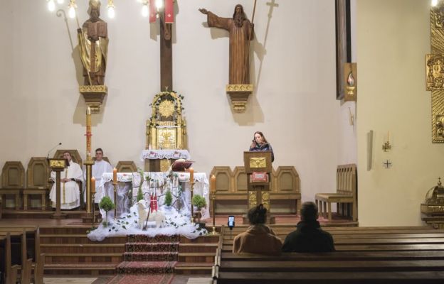 Liturgia była transmitowana z różnych kościołów