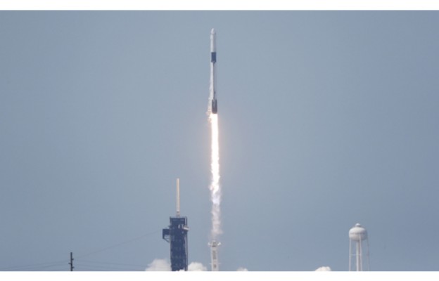 USA/ Rakieta Falcon 9 wynosi na orbitę kapsułę z dwoma amerykańskimi astronautami