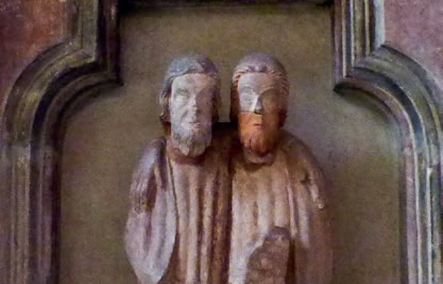 XIV-wieczna rzeźba, która przedstawia patronów katedry św. Piotra i św. Pawła