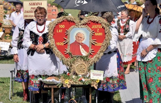 Prezentacja wieńców dożynkowych