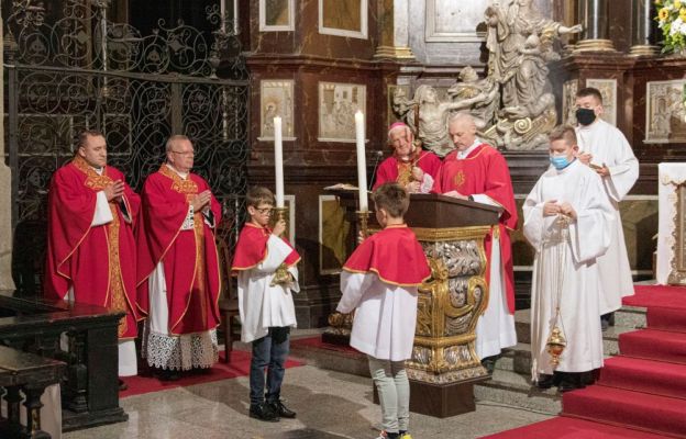 W czasie Mszy odpustowej perykopę ewangelijną odczytał diakon stały Tadeusz Dubicki