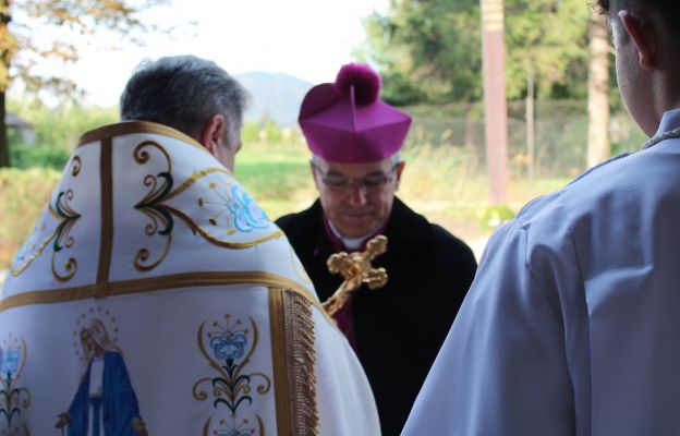 Bp Marek Mendyk podczas wizytacji w par. Św. Jerzego i MB Różańcowej w Wałbrzychu