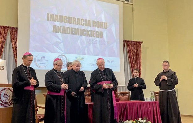 Biskupi świdniccy wraz z przedstawicielami zaprzyjaźnionych seminariów