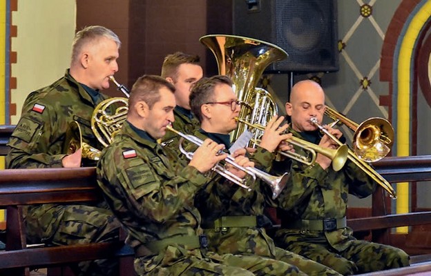 Podczas Święta Niepodległości nie mogło zabraknąć orkiestry wojskowej
