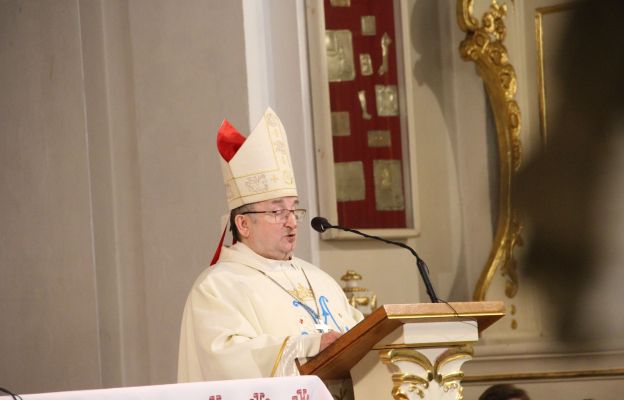 Bp Stefan Regmunt przewodniczył Mszy św. i wygłosił homilię z okazji Światowego Dnia Chorych w Rokitnie