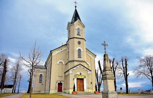 Kościół parafialny w Łukowej