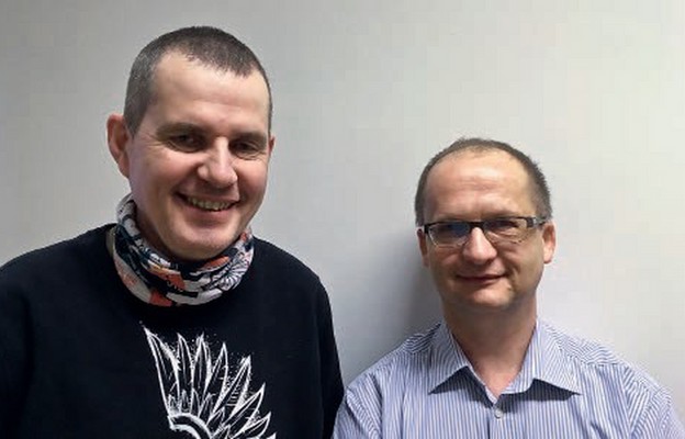 Mariusz Trębicki (od lewej) i Jacek Posturak dają świadectwo o tym, jak św. Józef działa w ich życiu