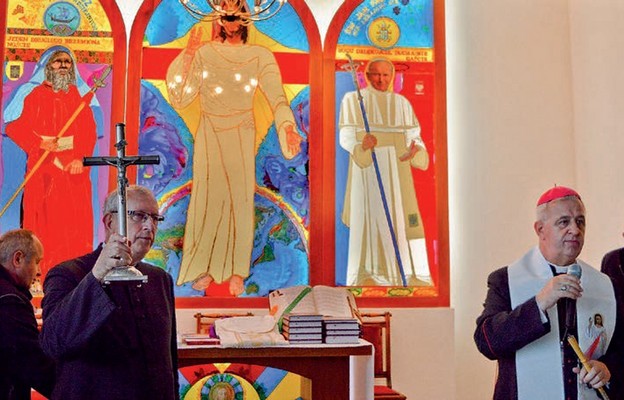 Bp Jan Piotrowski poświęcił kaplicę w buskim hospicjum