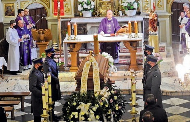 Bp Jan Zając przewodniczył Eucharystii pogrzebowej