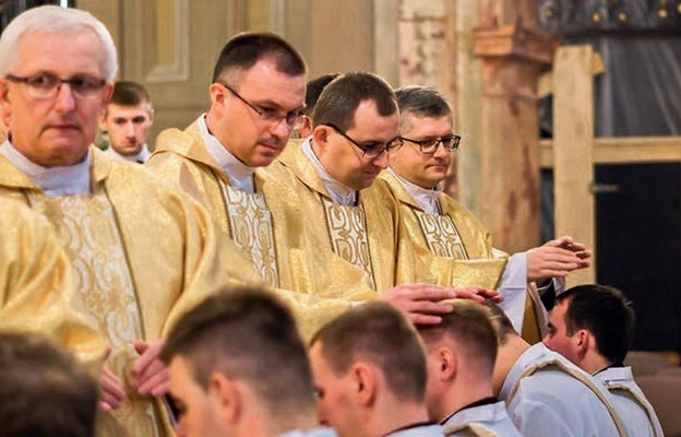 Włożenie rąk przez prezbiterium przemyskie