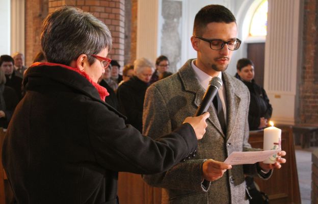 Wojciech Grzegorek w czasie konsekracji w głogowskiej Kolegiacie 8 grudnia 2015 r.