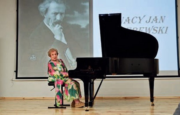Lidia Grychtołówna podczas recitalu