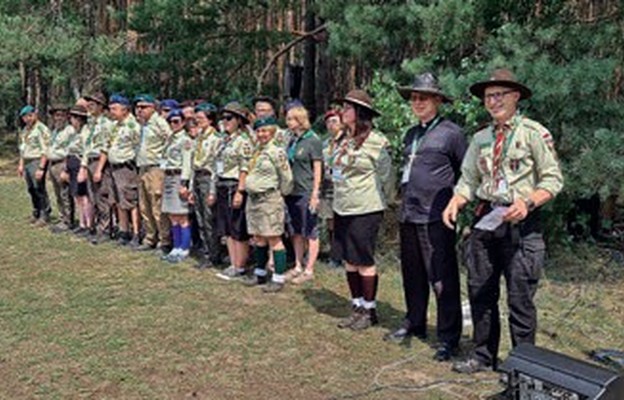 Ksiądz biskup odwiedził Skautów Króla