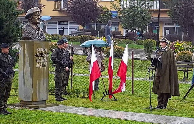 Odsłonięcie pomnika gen. Stanisława Maczka