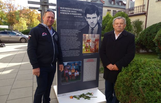 Od lewej: Marek Popiełuszko, bratanek ks. Jerzego oraz Józef Popiełuszko, brat błogosławionego.