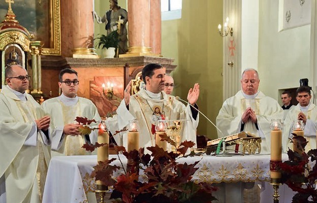 Centralnym punktem dnia była Eucharystia pod przewodnictwem bp. Piotra Sawczuka